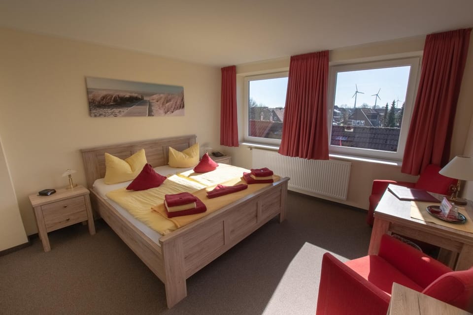 Bed, Bedroom, towels