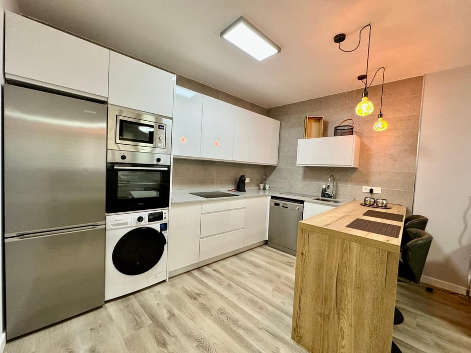 Kitchen or kitchenette, dishwasher, minibar, pet friendly, stove, toaster, washing machine, dryer