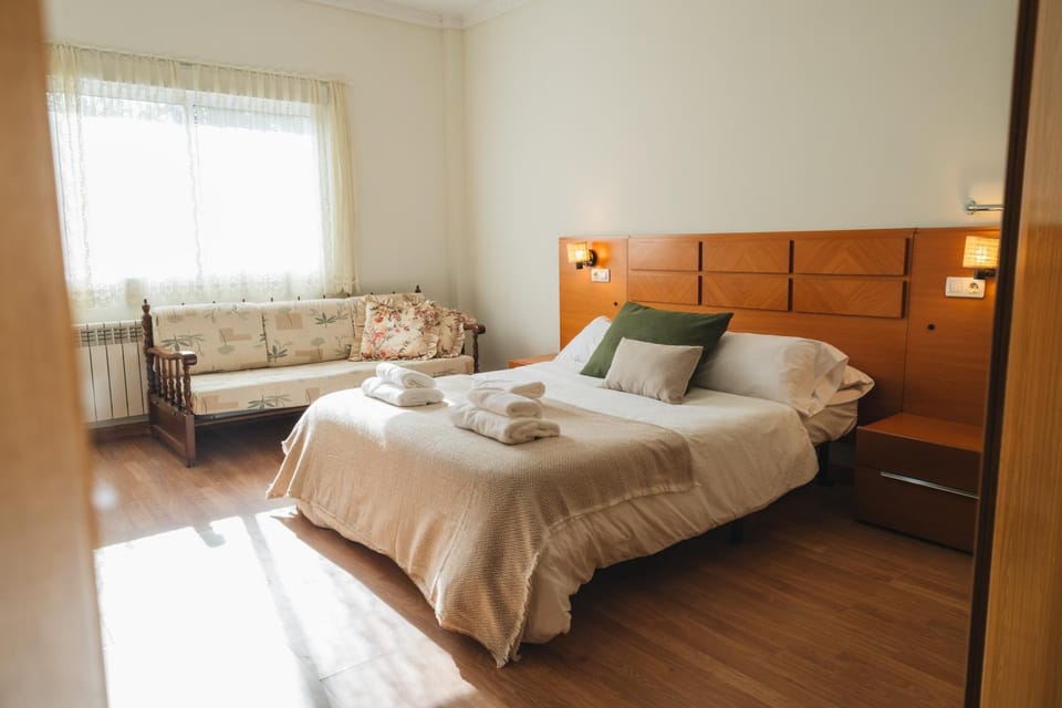 Bed, Photo of the whole room