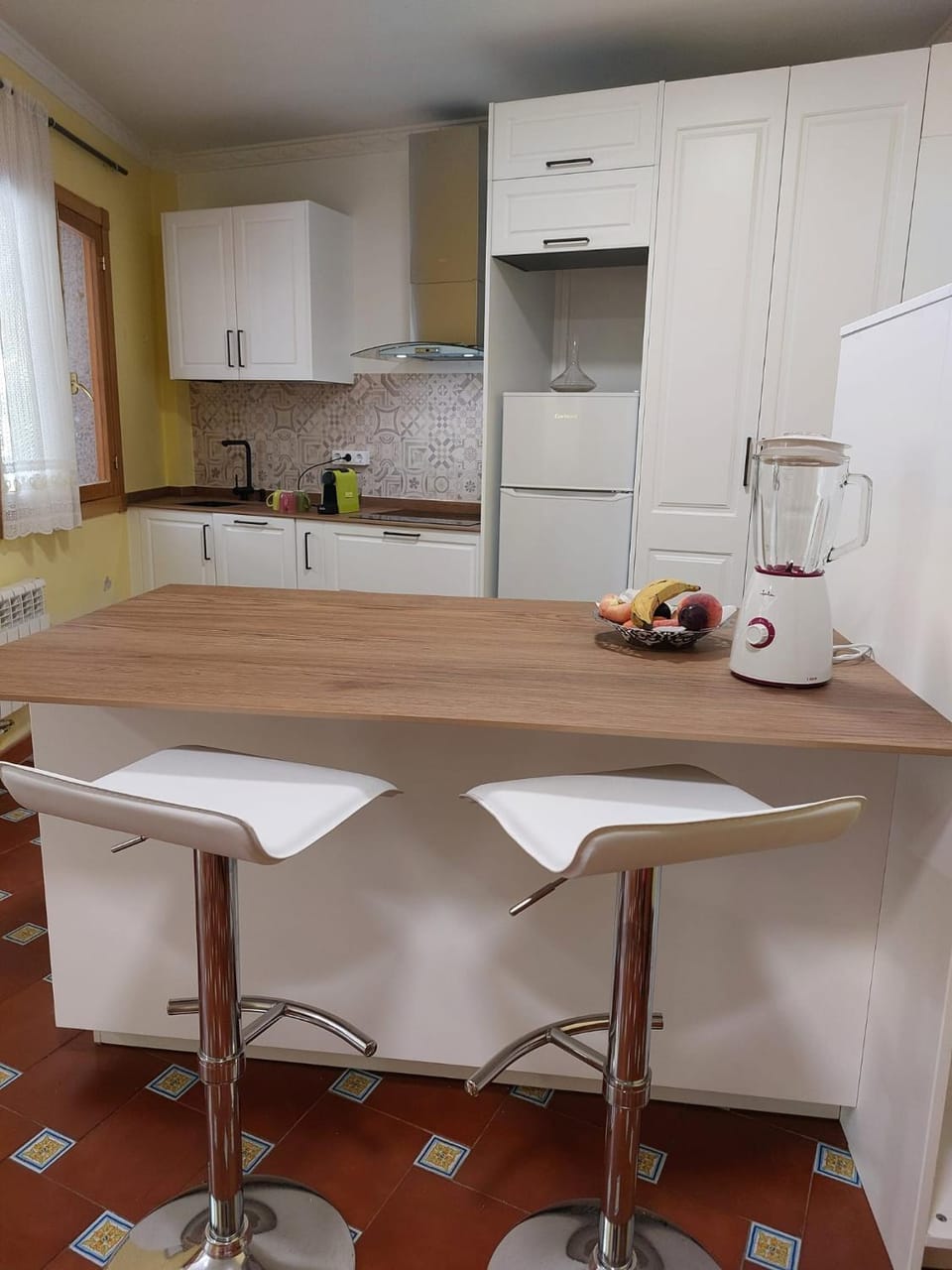 Kitchen or kitchenette, oven, stove
