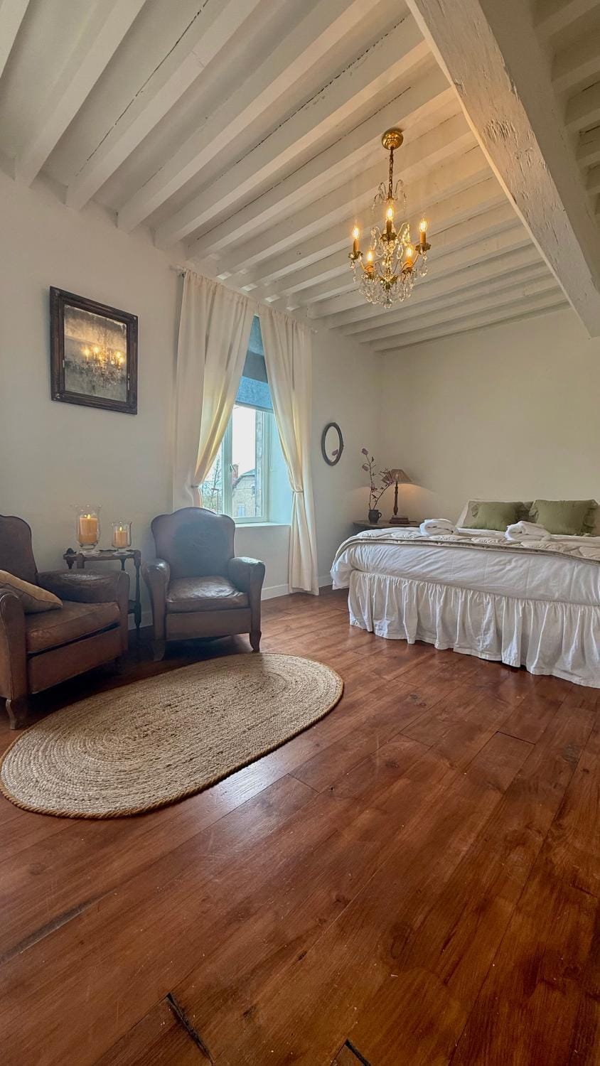 Seating area, Bedroom
