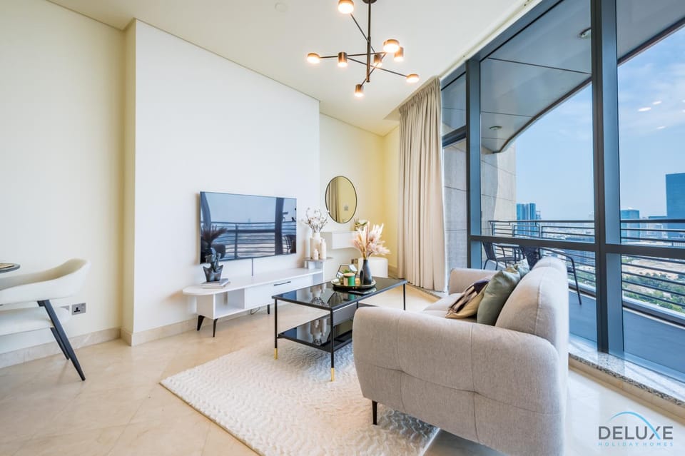 View (from property/room), Balcony/Terrace, Living room, Seating area, Dining area