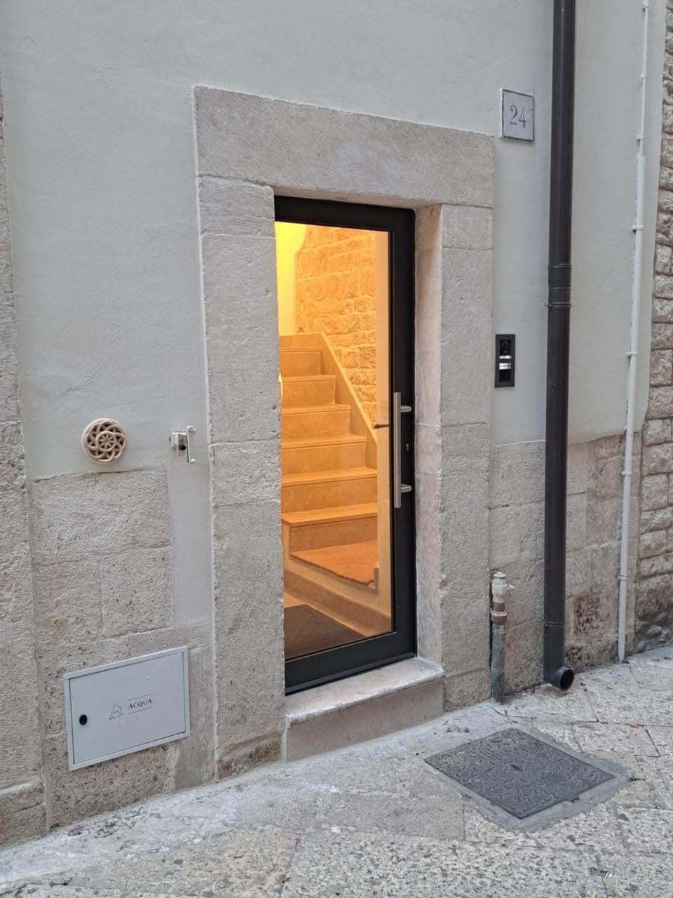 Facade/entrance