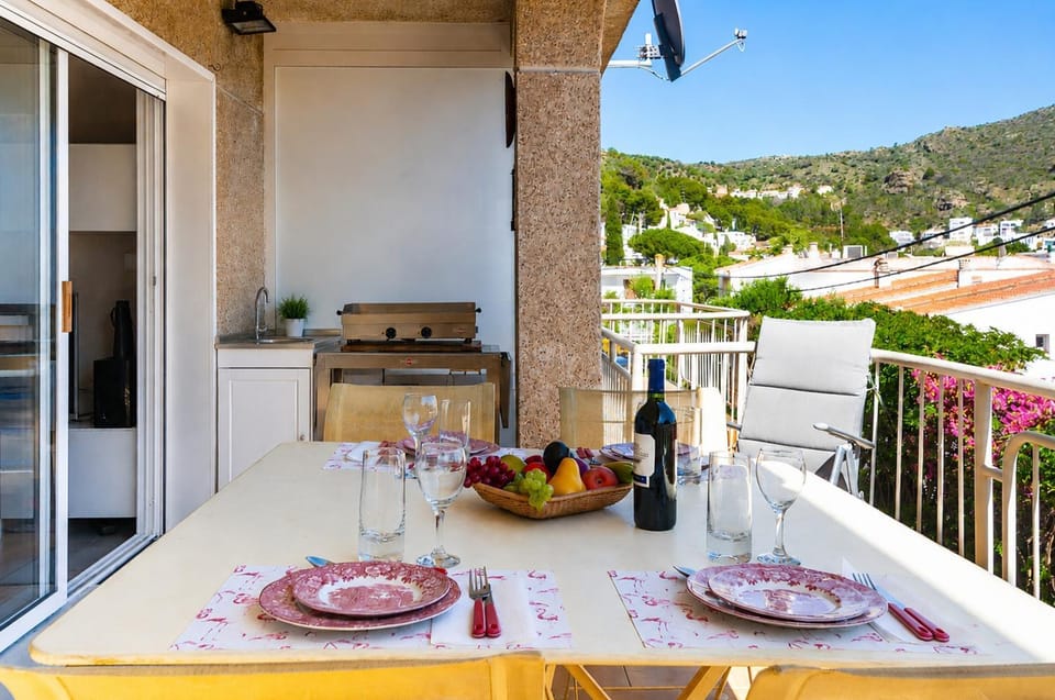 1233 VILA NEUS con piscina - Apivend Immo Apartment in Roses