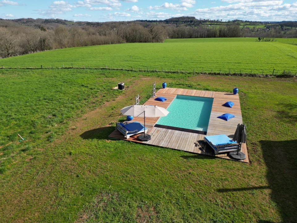 Swimming pool, Swimming pool