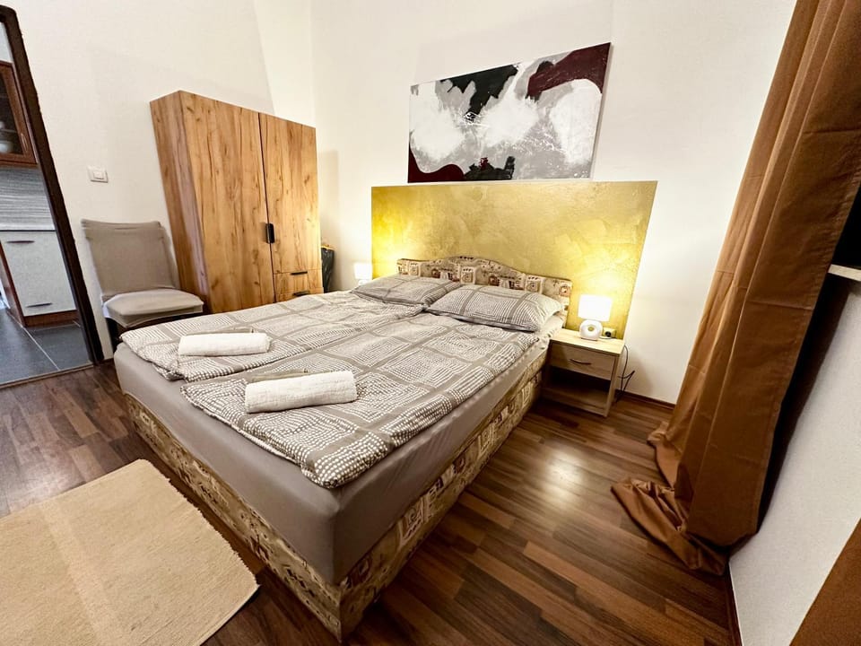 Bed, Photo of the whole room, Bedroom, wardrobe