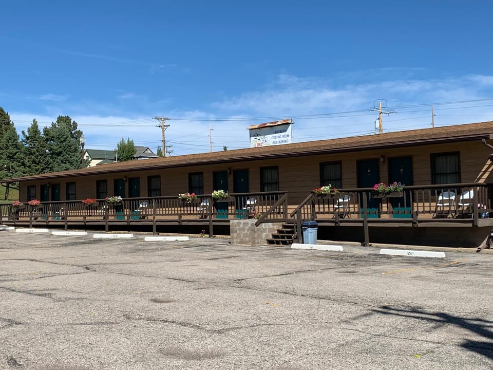 Chief Motel Motel in Custer