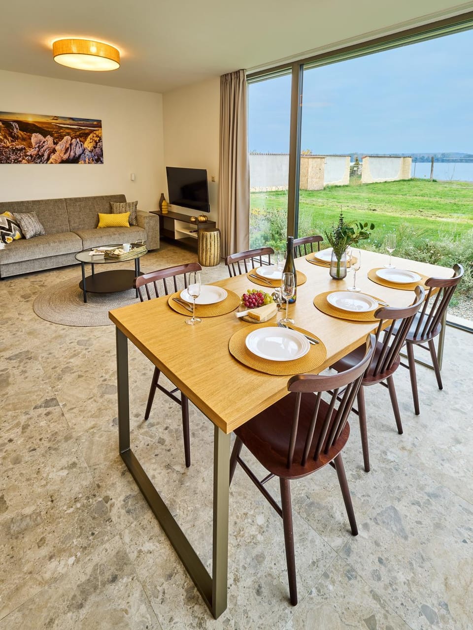 Living room, Dining area