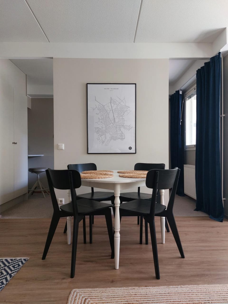 Seating area, Dining area