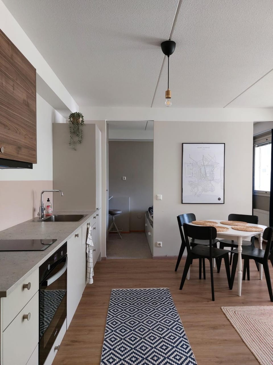 Kitchen or kitchenette, Dining area, pet friendly, stove