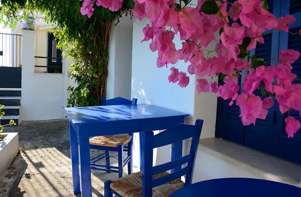 Zaros House. Two-Bedroom Traditional House with Sea Views in Kioni. House in Ithaca