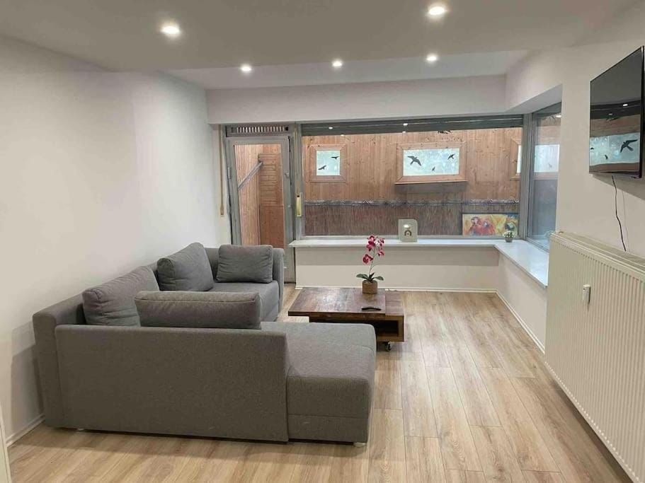 Charmantes Feriendomizil, Haus mit Garten 30 km Bonn und Koblenz, 3 bis zu 8 Personen Apartment in Rhineland-Palatinate