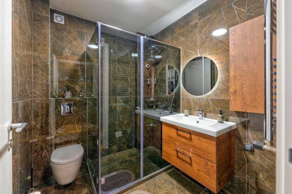 Shower, Toilet, Bathroom