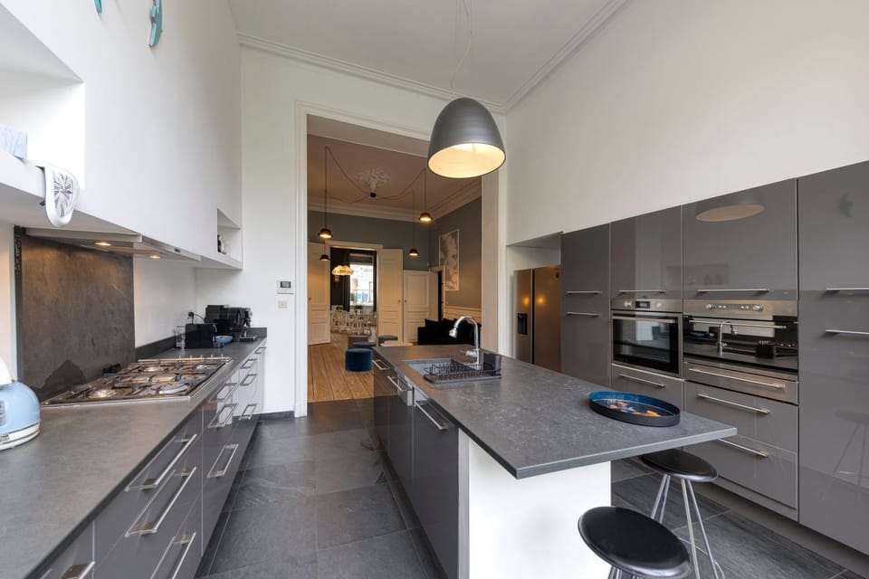 Kitchen or kitchenette, Internal: Not applicable to any particular room