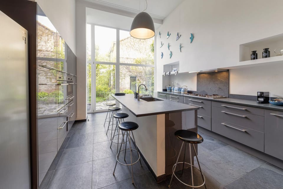 Kitchen or kitchenette, Internal: Not applicable to any particular room