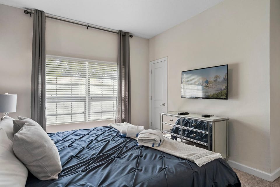 Charming Home with Themed Bedrooms & Private Pool House in Four Corners