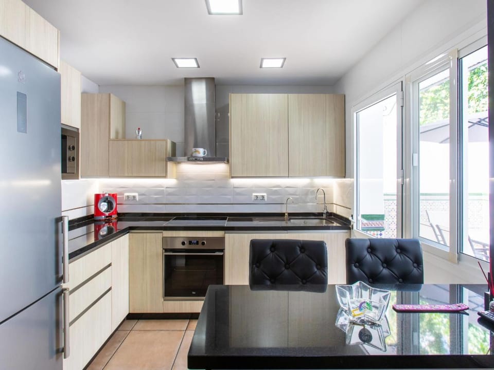 Kitchen or kitchenette, Living room