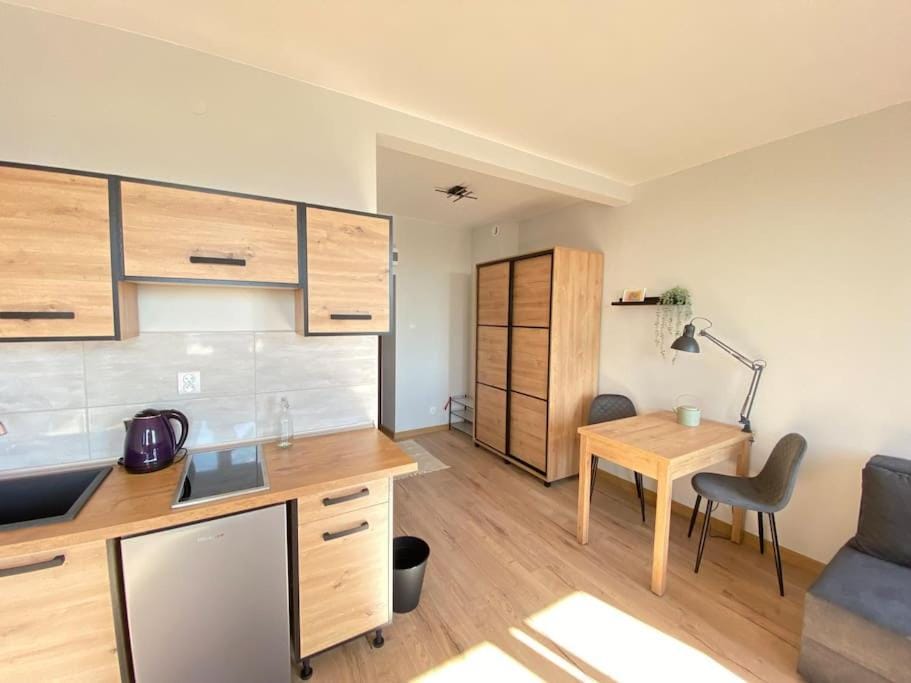 Kitchen or kitchenette, Living room, Seating area, Dining area, pet friendly, stove