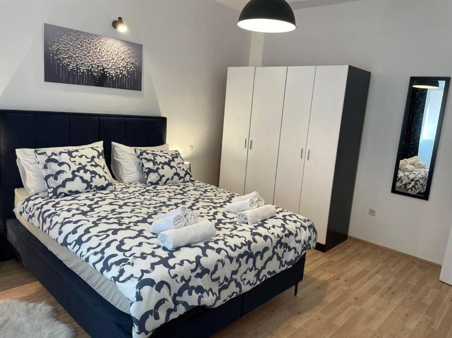Bed, Bedroom, wardrobe