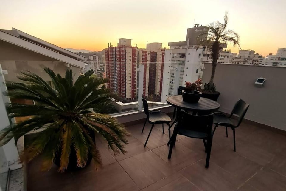 Balcony/Terrace, City view