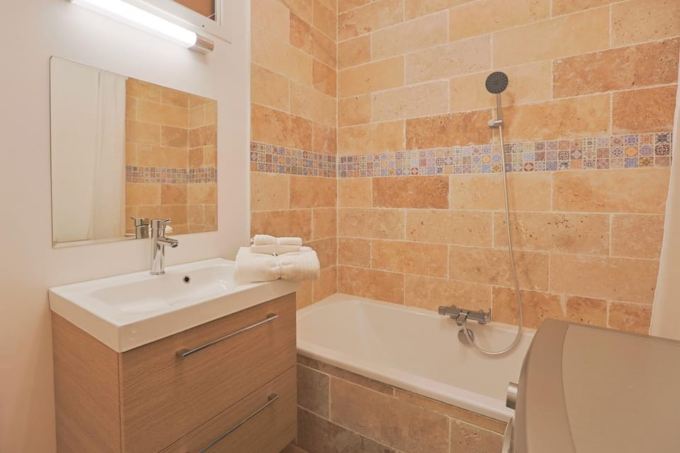 Bathroom, Bath