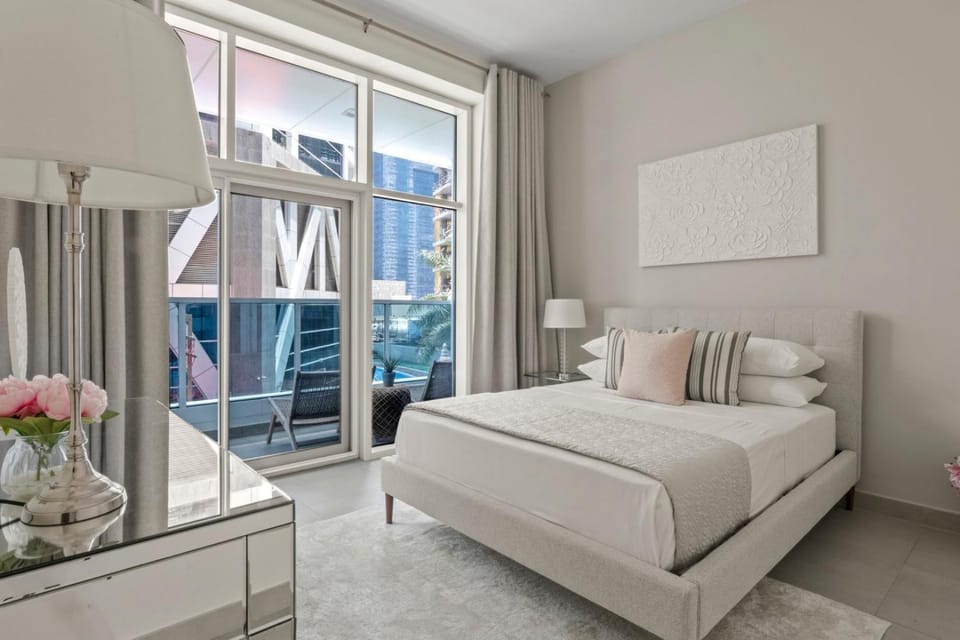 GuestReady - Luxury haven at Marina Arcade Apartment in Dubai