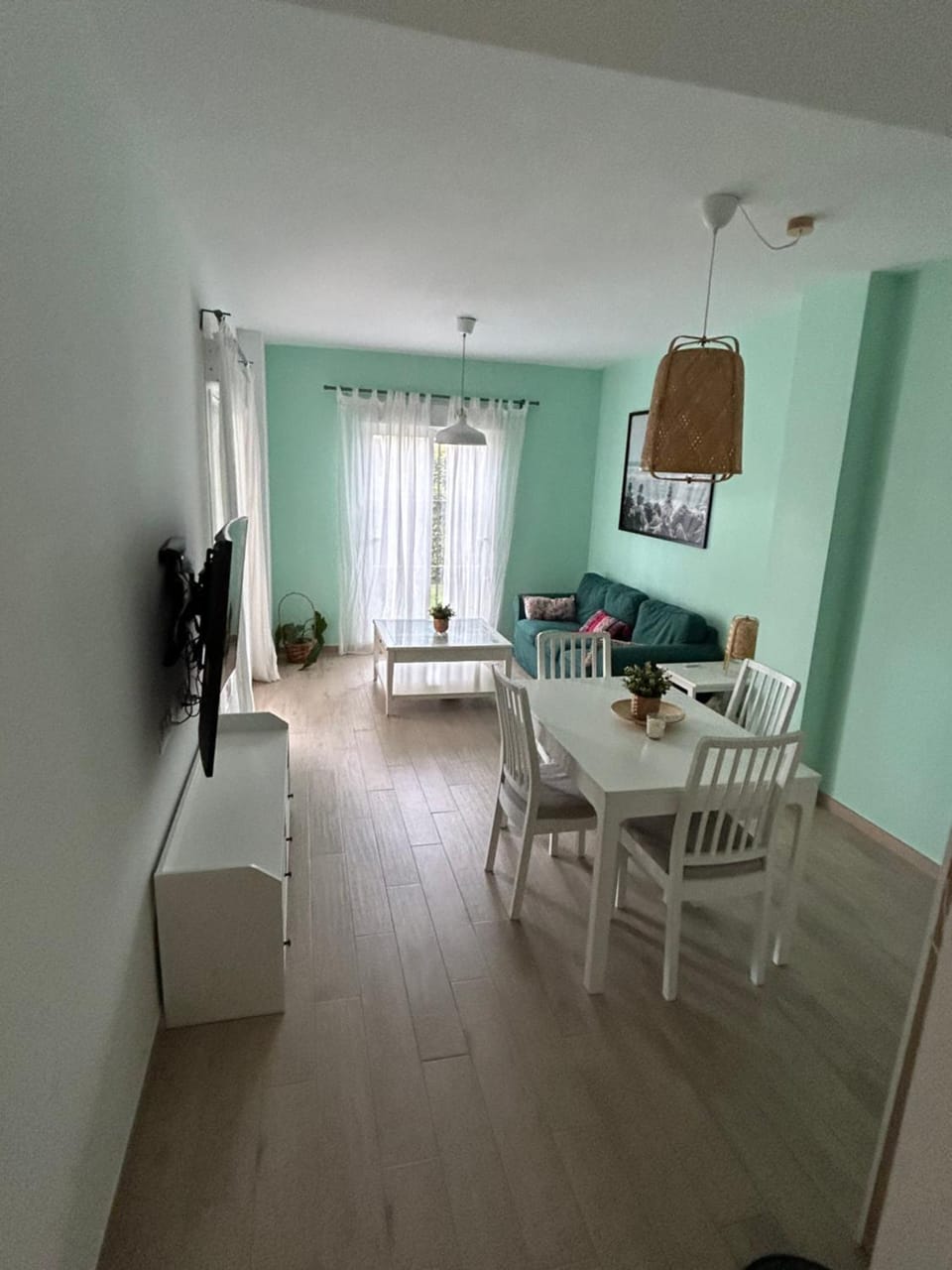 Communal lounge/ TV room