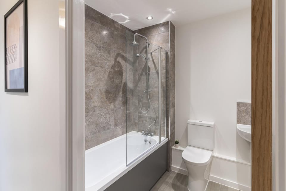 Shower, Toilet, Bathroom, Bath