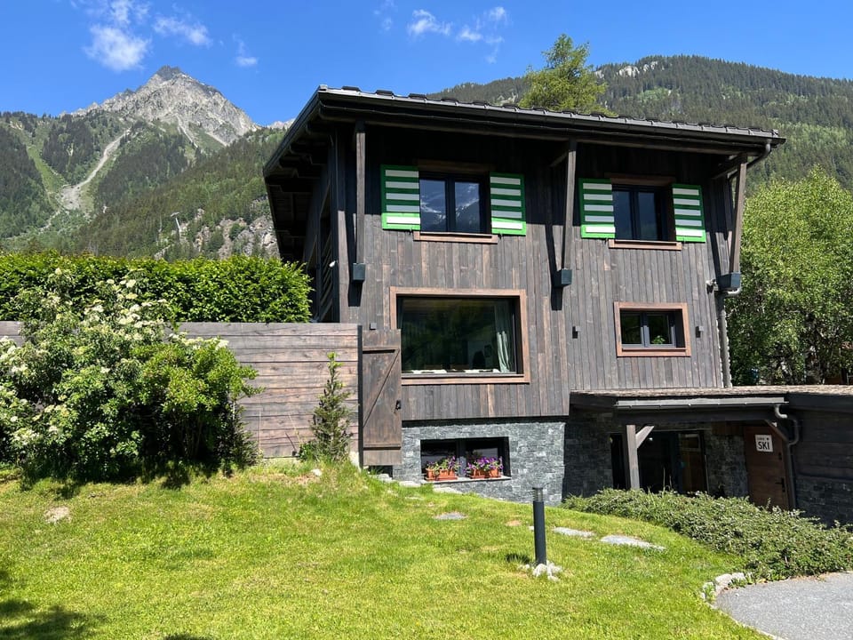 Property building, Spring, Mountain view