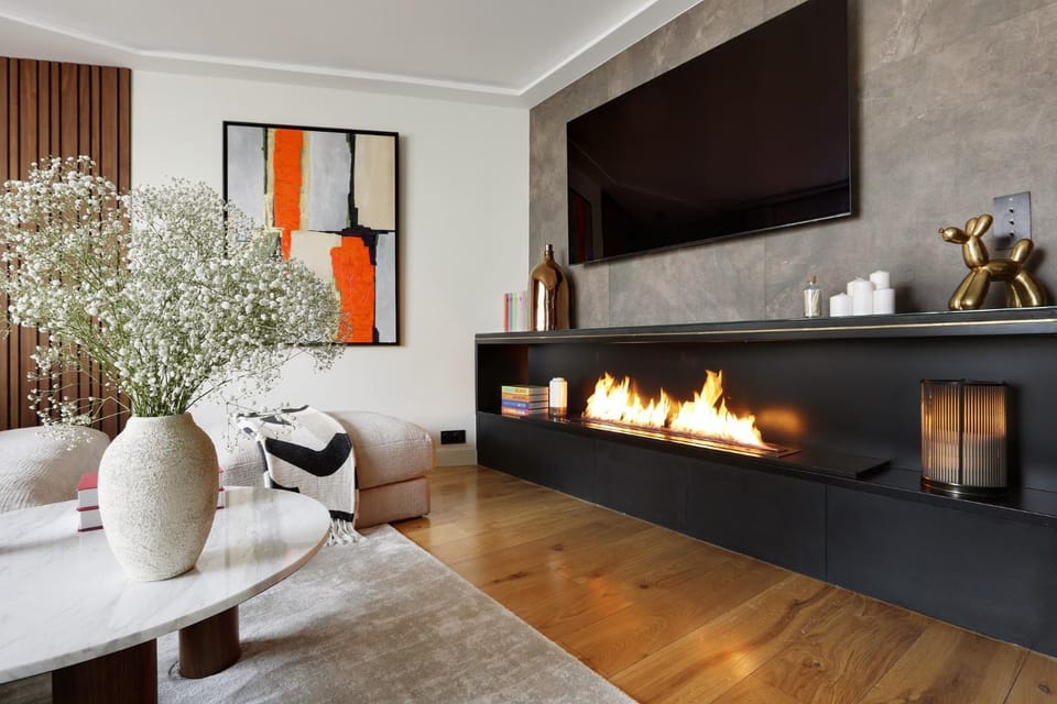TV and multimedia, Living room, Seating area, flat iron