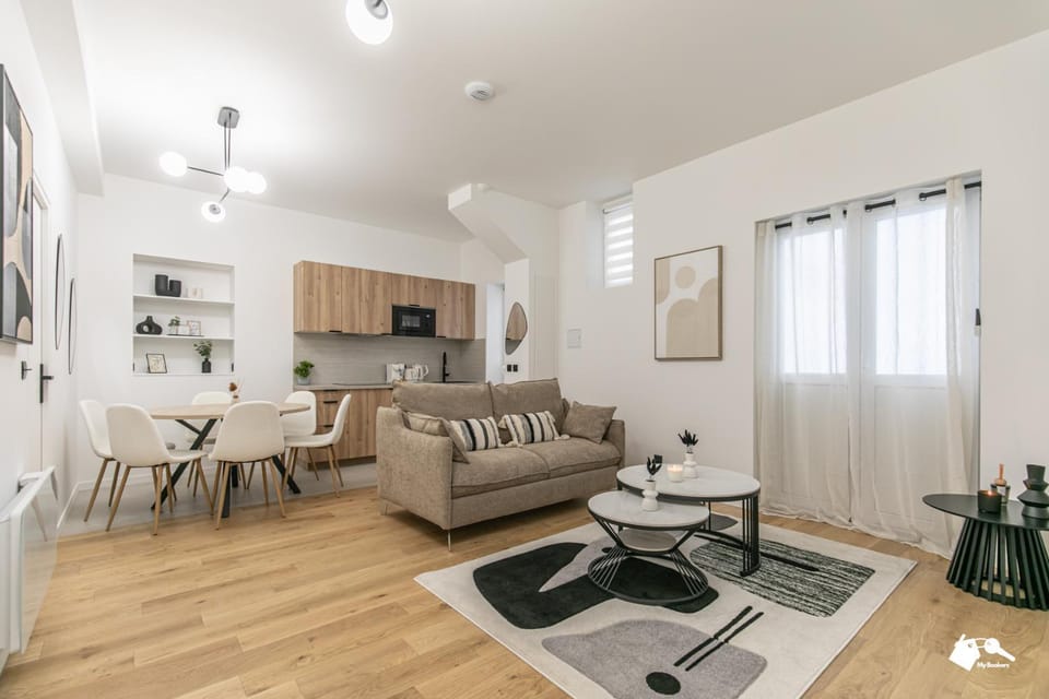 TV and multimedia, Kitchen or kitchenette, Living room, Dining area, minibar