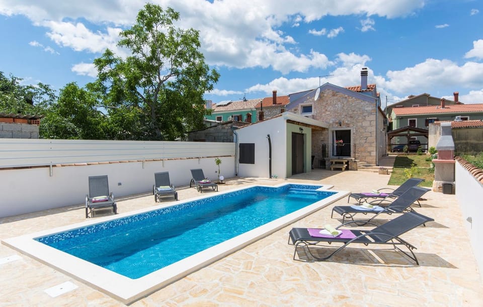 Property building, Swimming pool