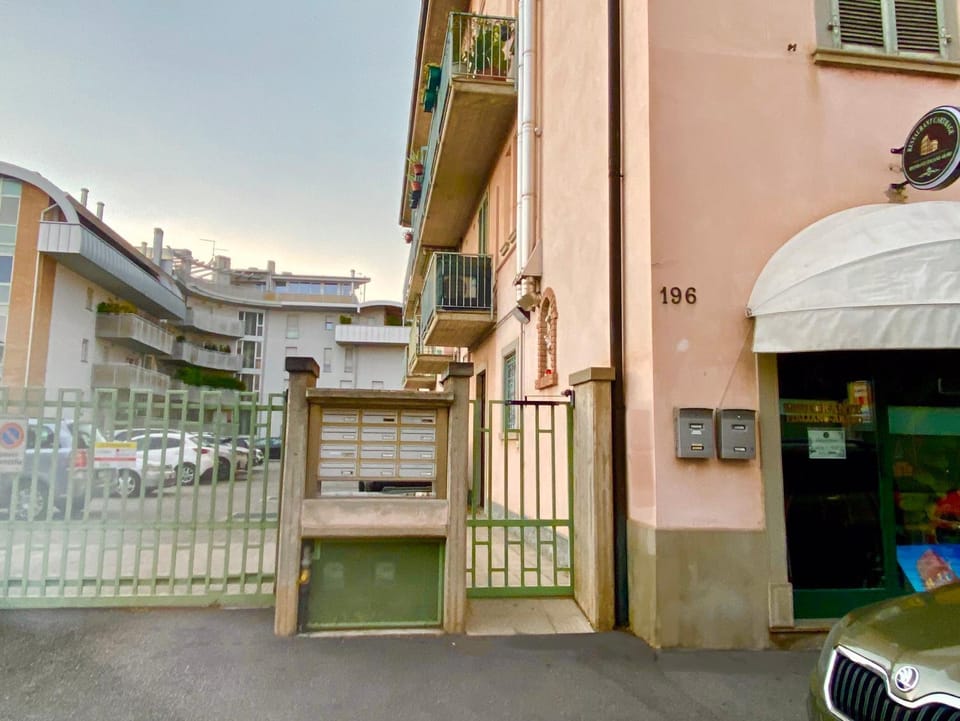 Facade/entrance, Parking