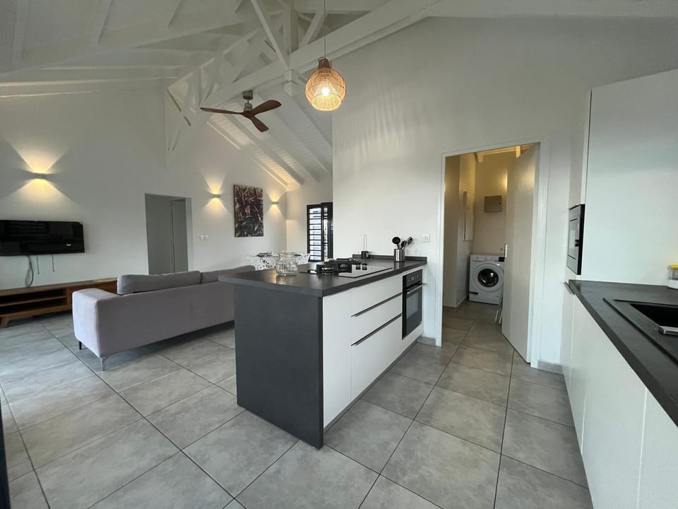 TV and multimedia, Coffee/tea facilities, Kitchen or kitchenette, dishwasher, fireplace, locker, minibar, pet friendly, stove, washing machine