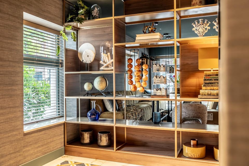 Property building, Lobby or reception, Decorative detail