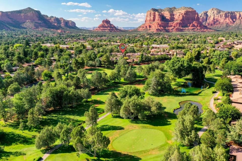 Sedona Airbnb - Sedona Golf, Pool and Hot tub by Bell Rock-Views House in Village of Oak Creek