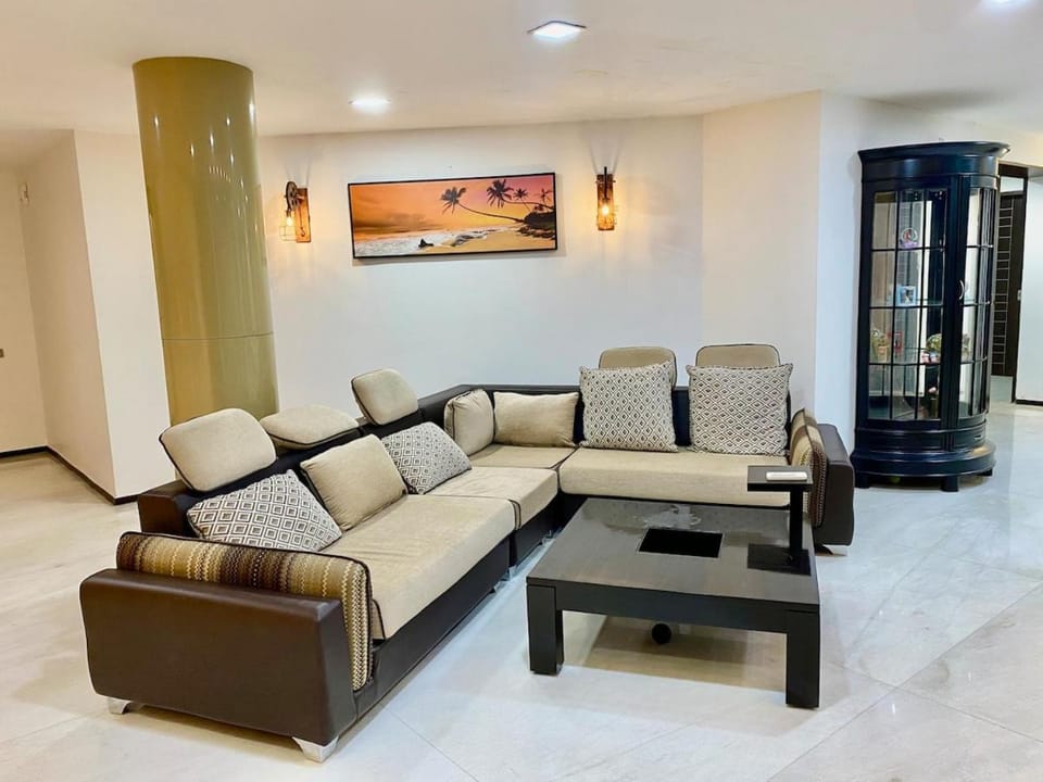 Cozycasa By Nattis group 4 BR - Jacuzzi & private garden Apartment in Hyderabad