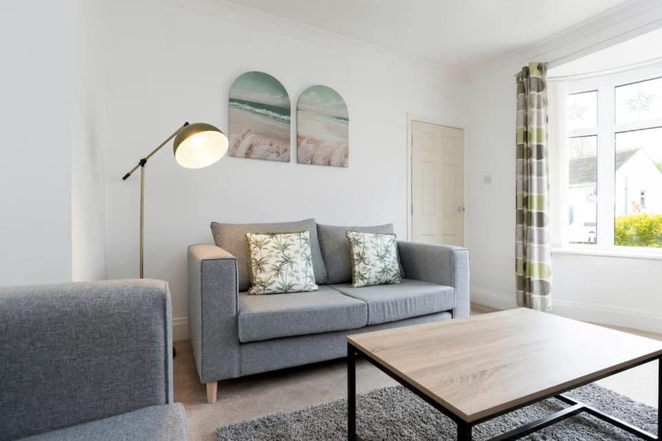 Comfortable 3 Bedroom Home Sleeps 5 Apartment in England