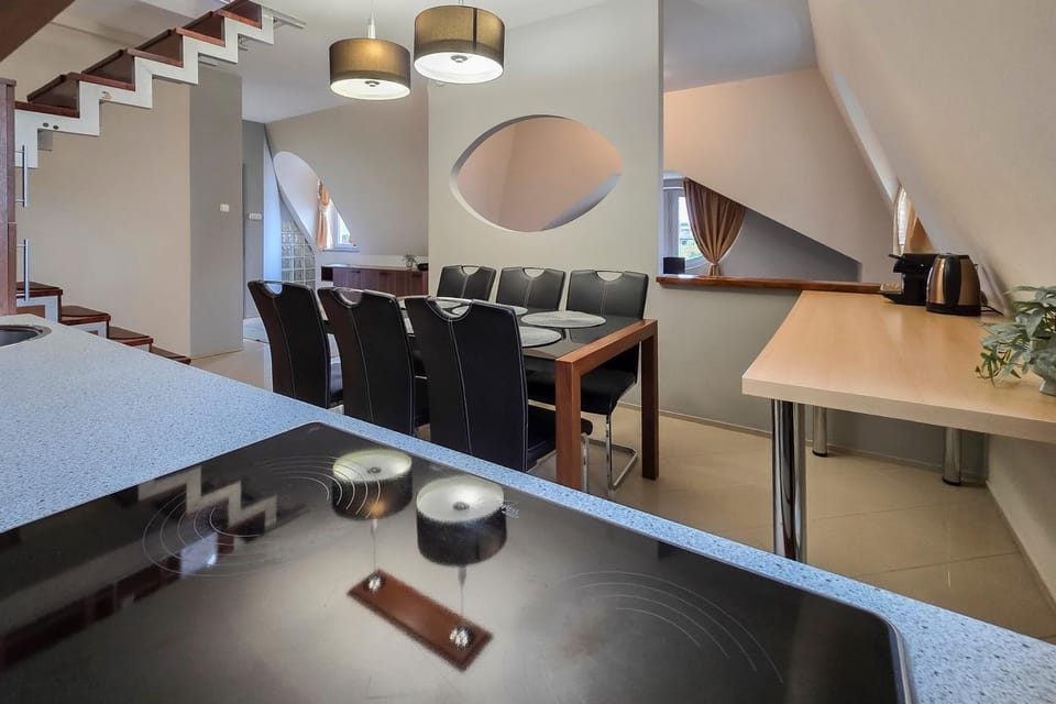 Dining area, kitchen
