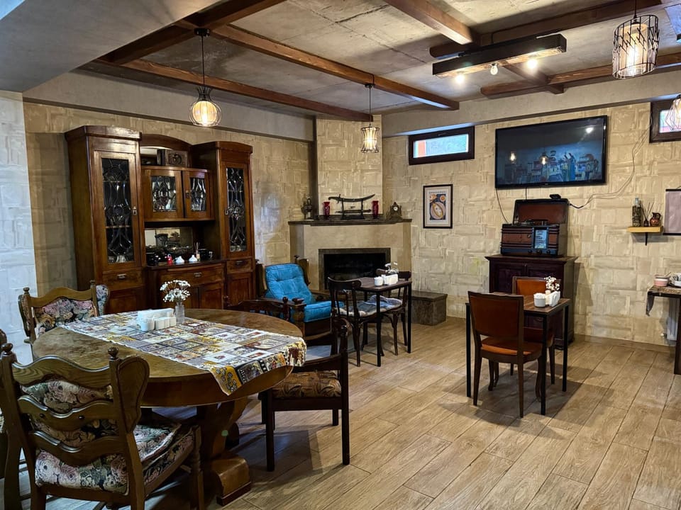 Communal lounge/ TV room, TV and multimedia, Living room, Lounge or bar, Banquet/Function facilities, Seating area