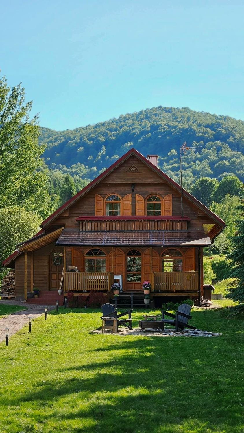 Property building, Day, Garden, Garden view, Mountain view