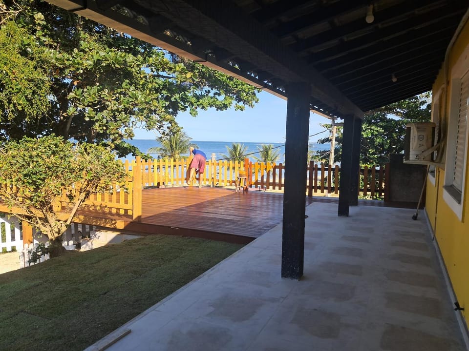 Casa 4 quartos, 2 suítes, piscina e acessibilidade - Frente para a lagoa House in São Pedro da Aldeia