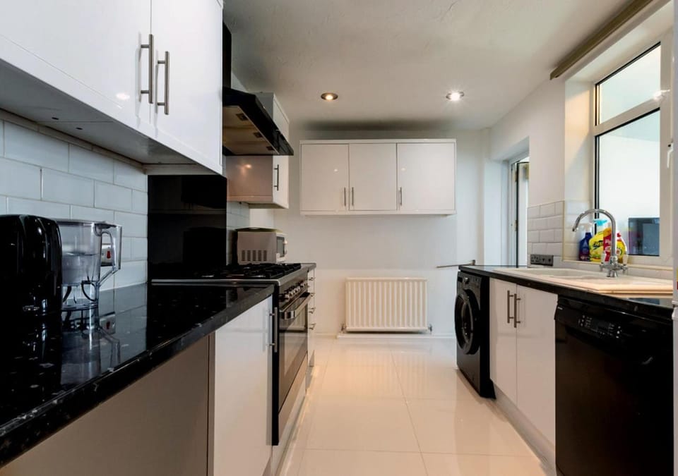Kitchen or kitchenette, kitchen