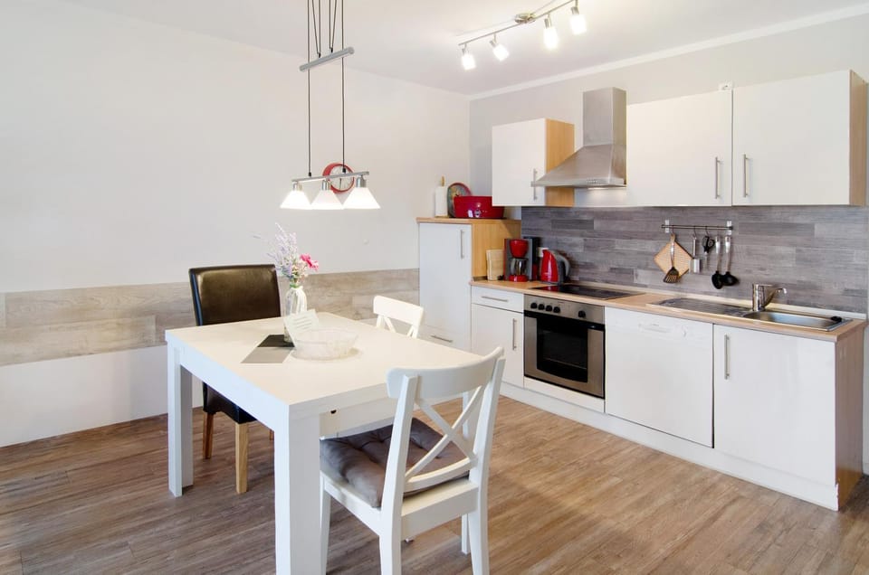 Property building, Kitchen or kitchenette, Living room