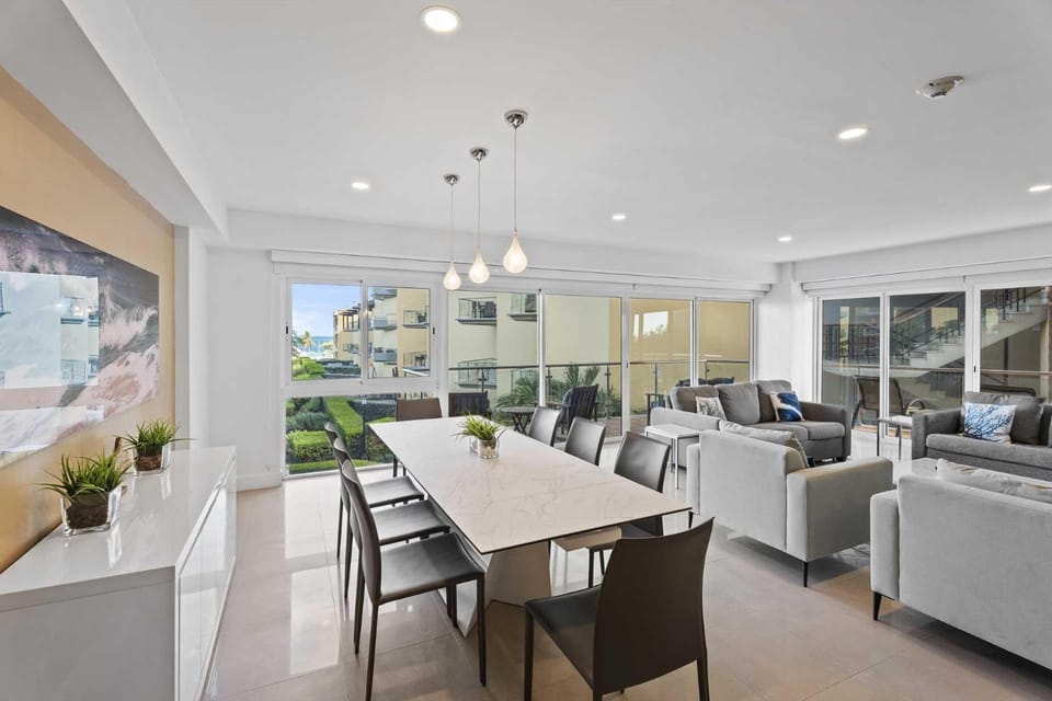 Beachfront - Sapphire Vista 3BR condo - A247 House in Noord