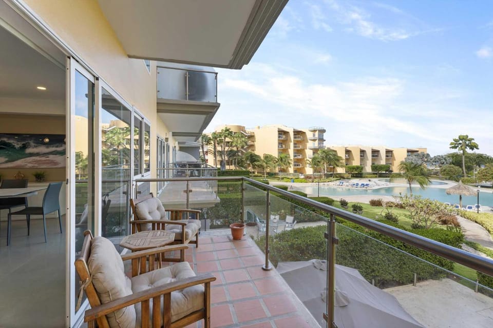 Beachfront - Sapphire Vista 3BR condo - A247 House in Noord