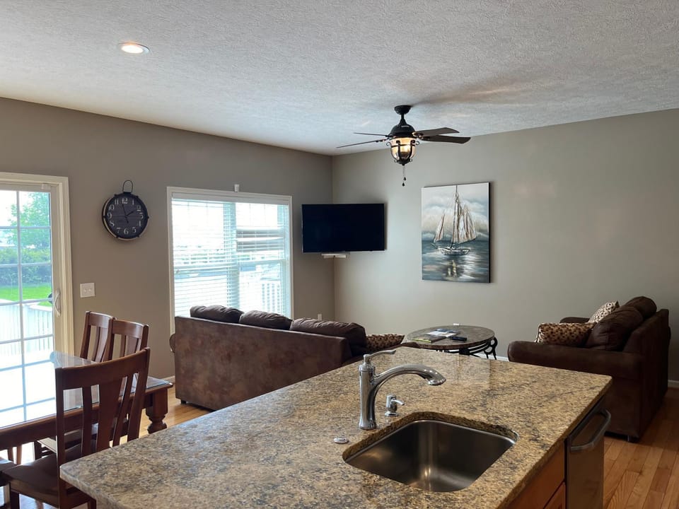 Living room, Seating area, Dining area