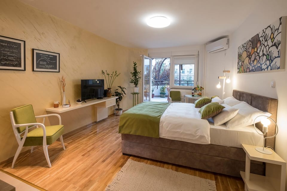 Bed, TV and multimedia