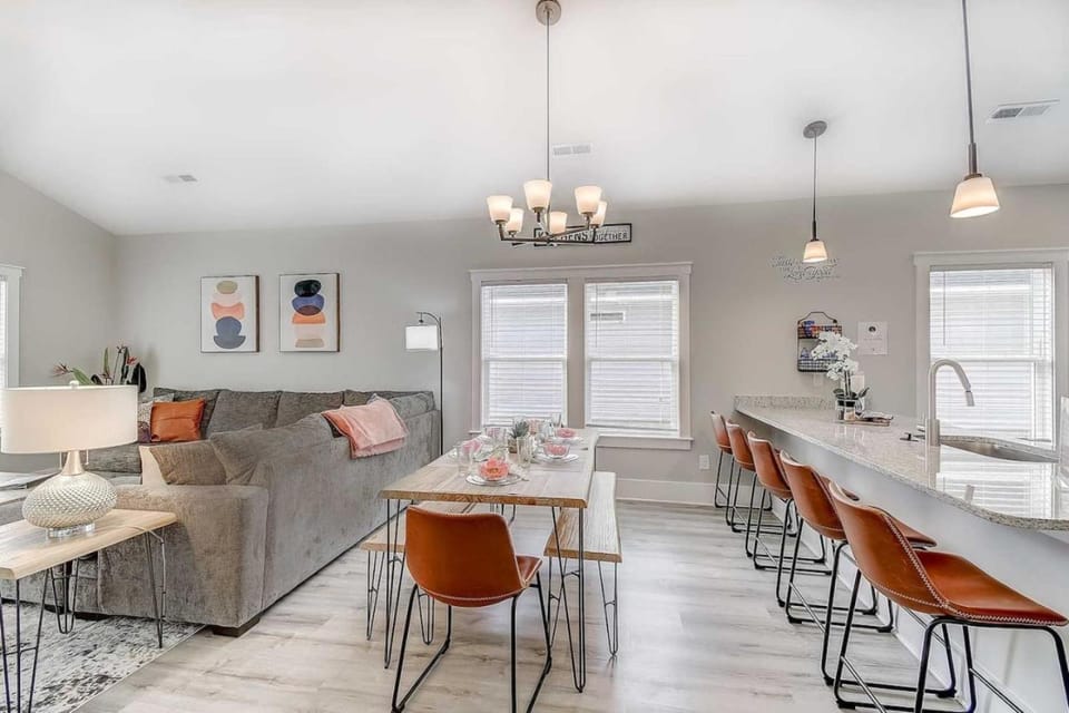 New Tucked Away Quiet Beach Haven House in Little River