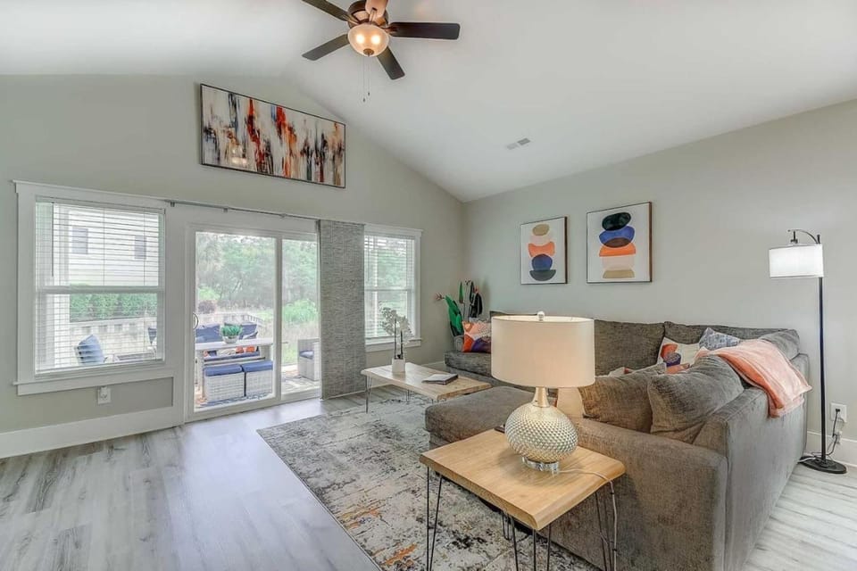 New Tucked Away Quiet Beach Haven House in Little River